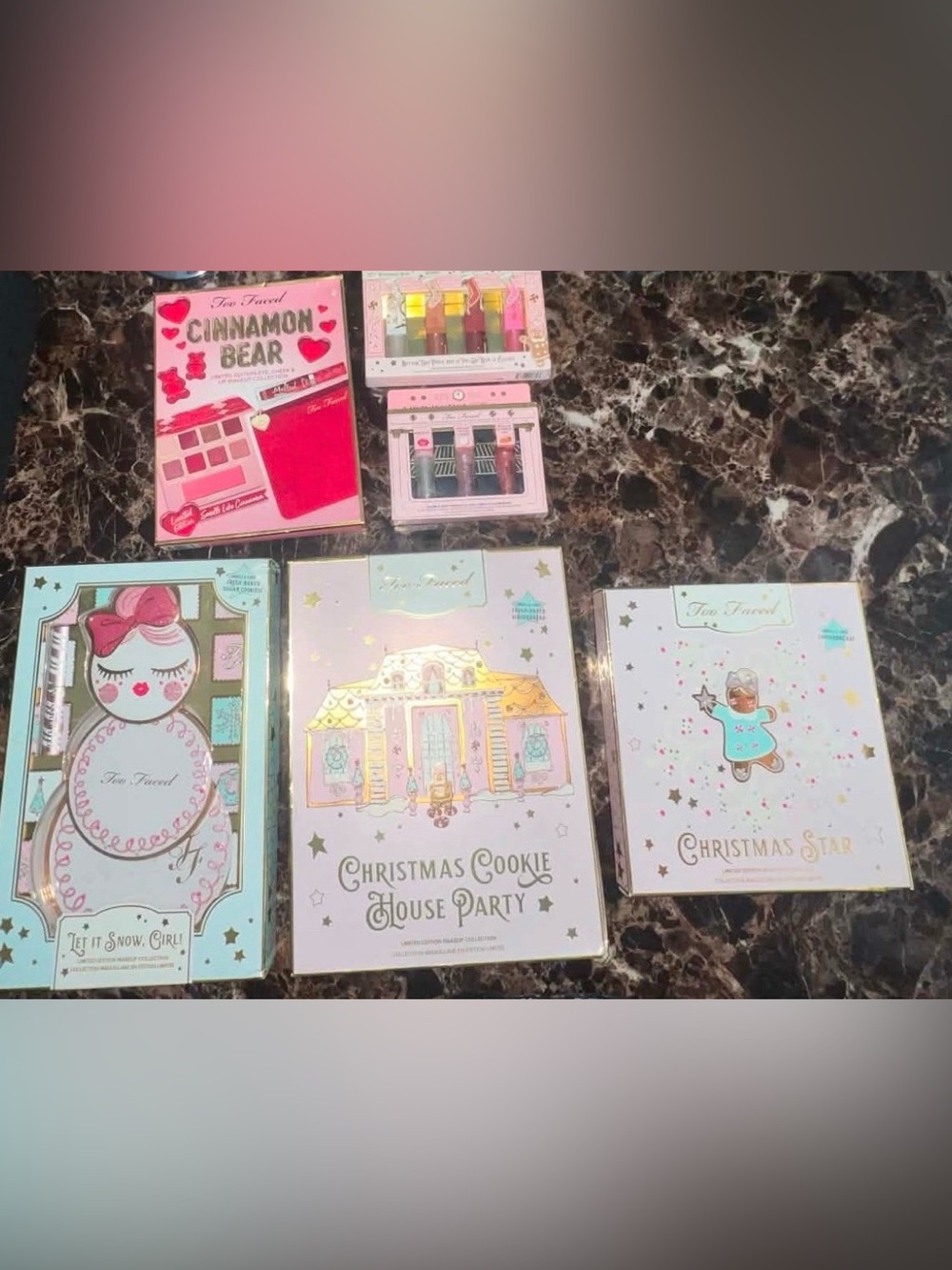 Too faced makeup bundle Everything BNIB
READ DULL DESCRIPTION